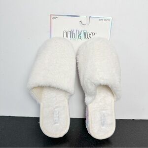 Fifth & Luxe White Faux Fur Slippers Slip-On Outdoor XL 10/11